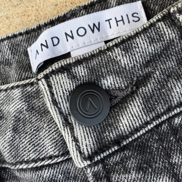 NWT AND NOW THIS Women's Size 26 Highrise Jeans Acid Wash - Picture 6 of 15